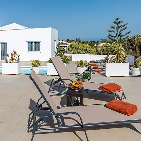 Sea Sky Lanzarote Вилла Коста Бланка